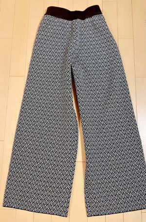 【しまむら】ポーチ付きで2千円以下！冬コーデの主役になる優秀ボトム♡