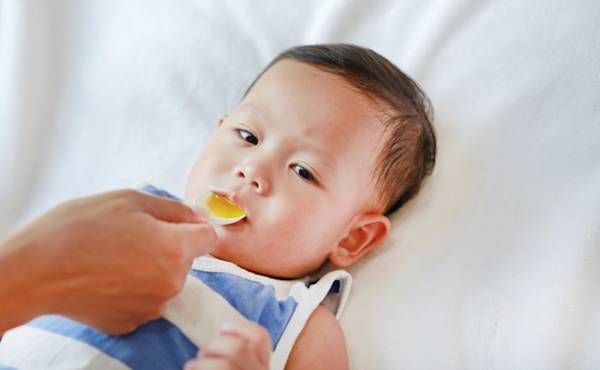 慌てずラクにごっくん！保育士が教える赤ちゃんへの薬の飲ませ方【ラクに楽しく♪特集】