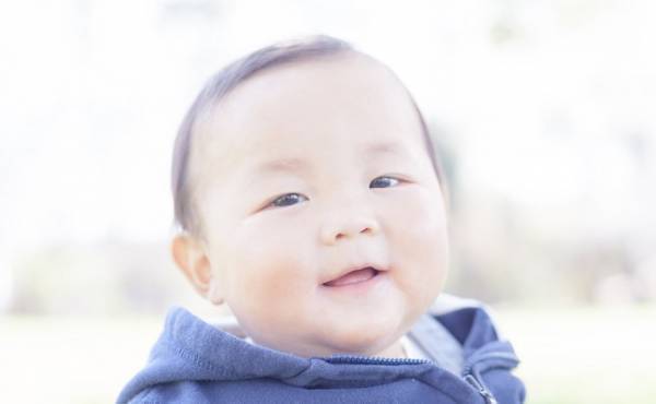 え、前歯の間に歯茎！？上唇小帯の異常と判明して【体験談】