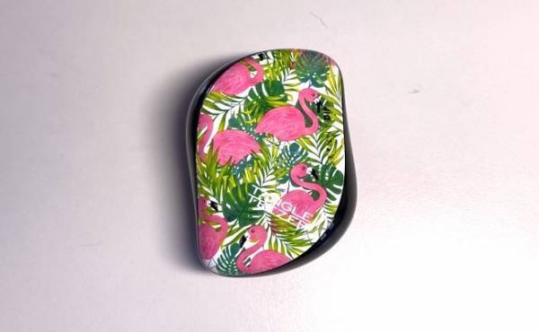 冬場は子どもの髪が絡まりやすい！美容院ですすめられた「魔法のブラシ」