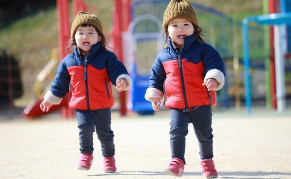 着せすぎてない？3月4月にちょうどいい子ども服の着せ方とは【3児ママ小児科医のラクになる育児】