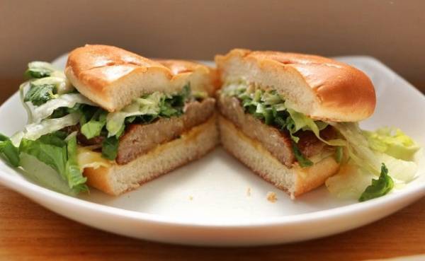 500円でこのボリューム？！実は大人も買えるモスのキッズメニューがすごい！