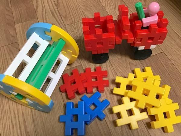 おうち遊びに◎！保育園で大人気♪ 1〜2歳児が喜ぶテッパンおもちゃ7選