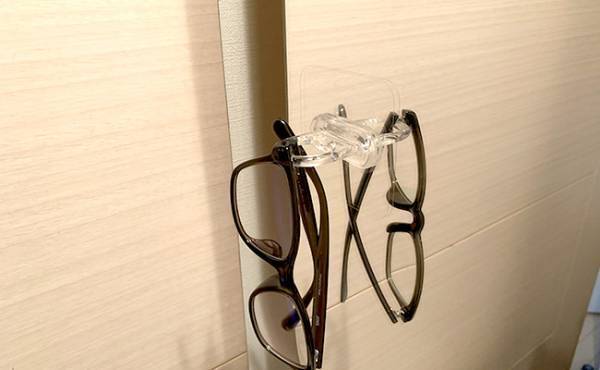 【100均】SNSで話題！ピタッと貼るフィルムフックが使い方無限大！