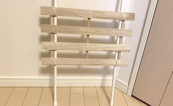 【100均】5分で棚が完成！？簡単すぎる！超便利な「すのこ」アレンジ術