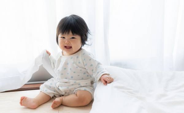 成長がゆっくりな娘。生後10カ月、健診で「シャフリングベビー」と診断されて…