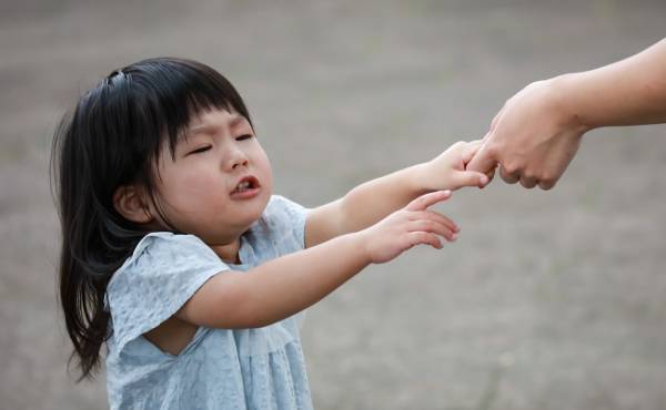 「え、そんな方法で！？」魔の2歳児のイヤイヤがピタッと止まった理由は…【体験談】