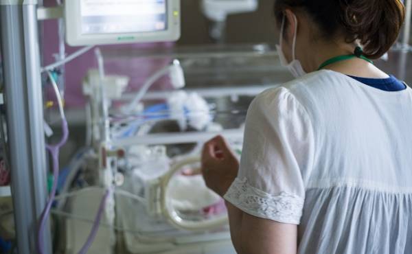 妊娠33週に出産、息子はNICUへ。元気に生まれることが当たり前だと思っていた