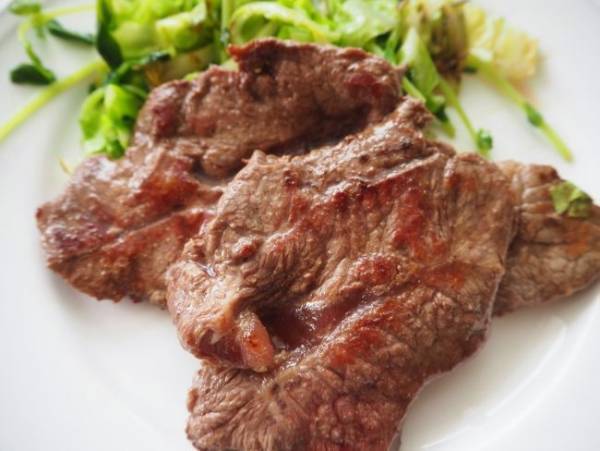 ハマりすぎ注意！コストコ常連が月2でリピ買いする激ウマ高評価食品は？