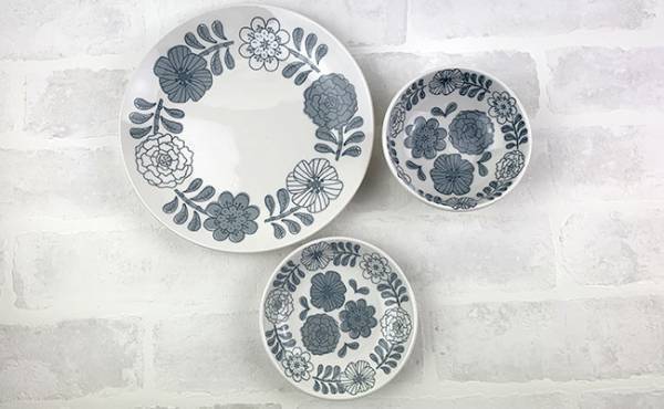 【100均】話題沸騰！セリアおしゃれ＆高見えアイテムが使えると爆売れ中