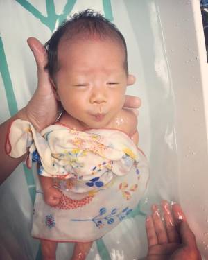 はぁ～～たまらん♡ 沐浴中の赤ちゃんの激かわ写真が大集合！