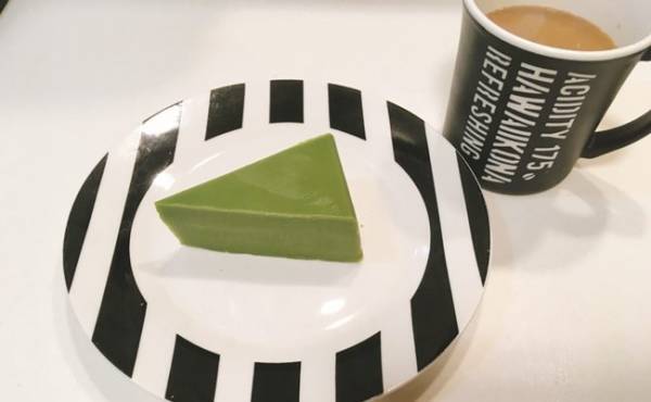 【業務スーパー】スイーツ総選挙1位も！人気冷凍ケーキ3種全部食べ比べ