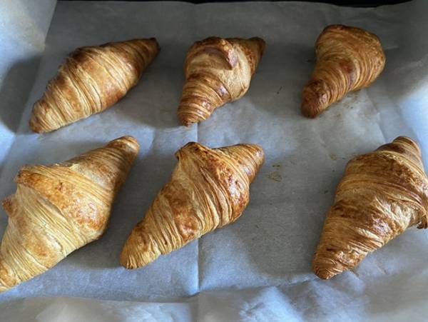 【業務スーパー】コスパが神！家で焼き上げる本格クロワッサンがスゴイ！