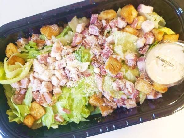 どどんと大容量！【コストコ】常連が毎度リピ買いするおいしいデリとは？