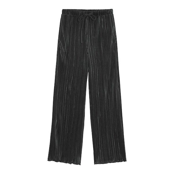 1,990円で手間ナシおしゃれ♡GUの最強ラクチンボトムは絶対買い！