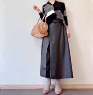 本当にしまむら！？1,290円なのに高見え♡大人かわいい合皮スカート