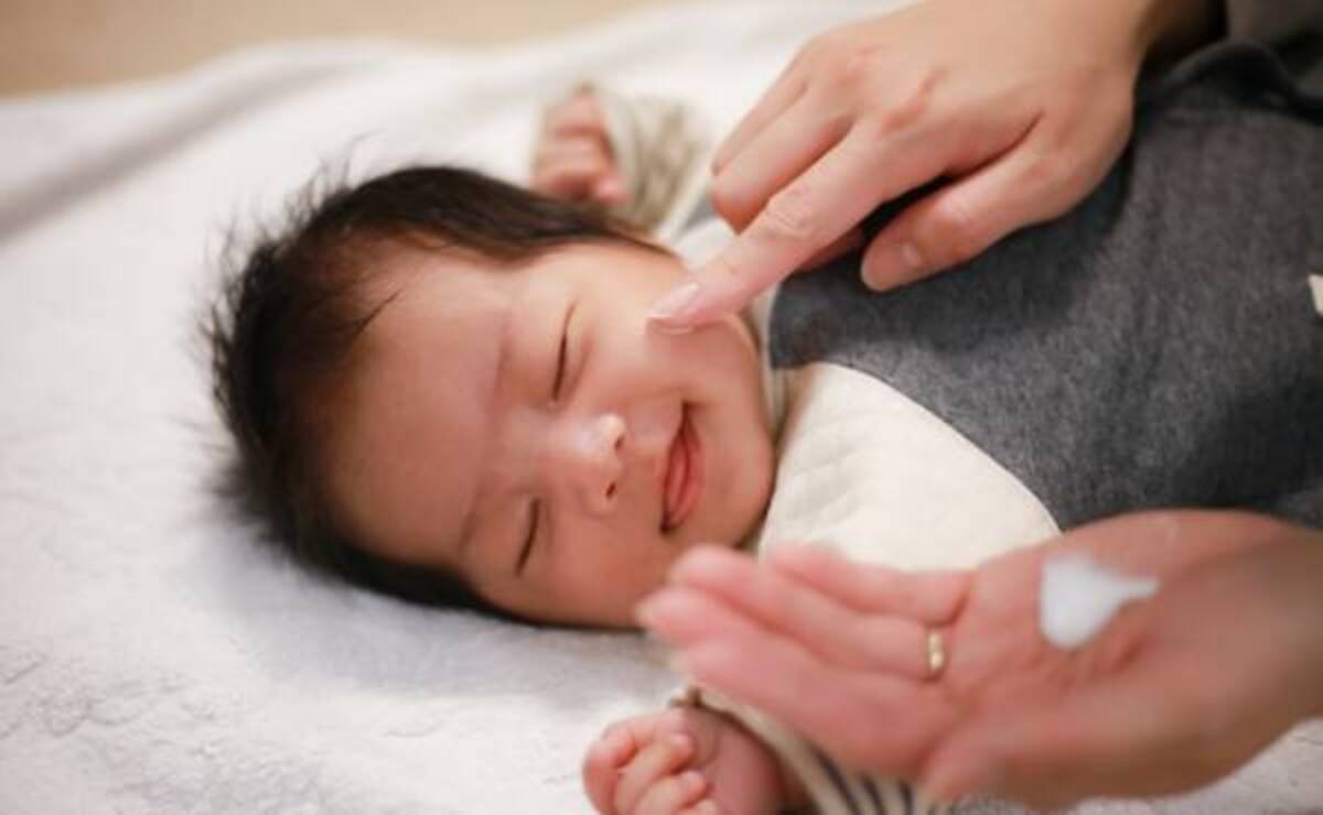 生後1カ月で顔が真っ赤に アトピーの悩み ママ友からの情報に助けられた 21年3月15日 ウーマンエキサイト 1 2