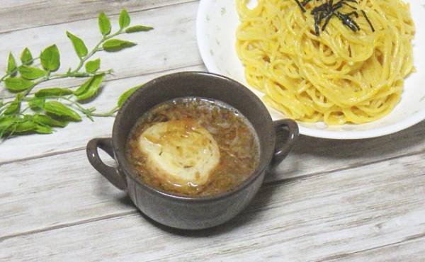 超簡単！お湯を入れるだけで食べられる激ウマ食品、便利すぎてリピ買い♡