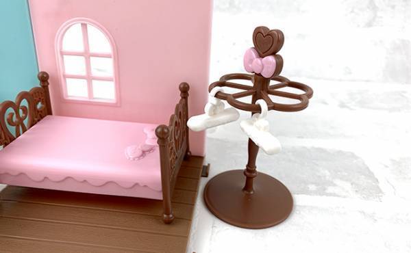 【100均】売り切れ必至！人気商品の再販！キティちゃん着せ替え人形が可愛くてツボな件