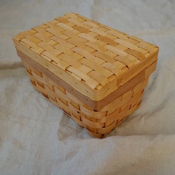 【3COINS】ナチュ系女子に！フタ付バスケットが生理用品収納に最適