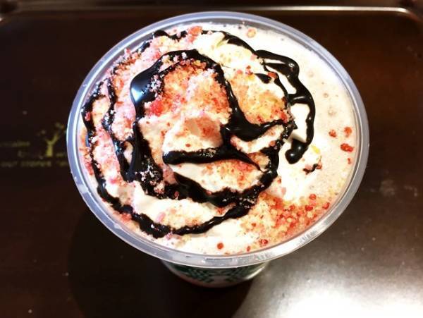 【スタバ新作】話題のカスタマイズ「アポロフラペチーノ」の作り方と裏技