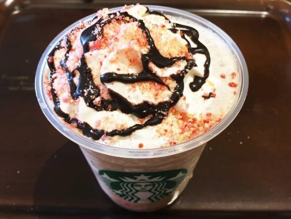 【スタバ新作】話題のカスタマイズ「アポロフラペチーノ」の作り方と裏技