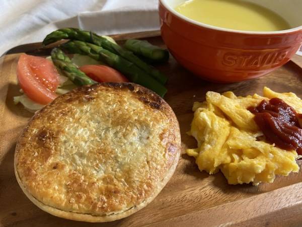 1度食べたらやみつき必至！【業務スーパー】に本格ミートパイが登場！