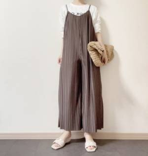 【しまむら】脚長＆着痩せも期待できる！高見えプリーツオールインワンが1,089円！