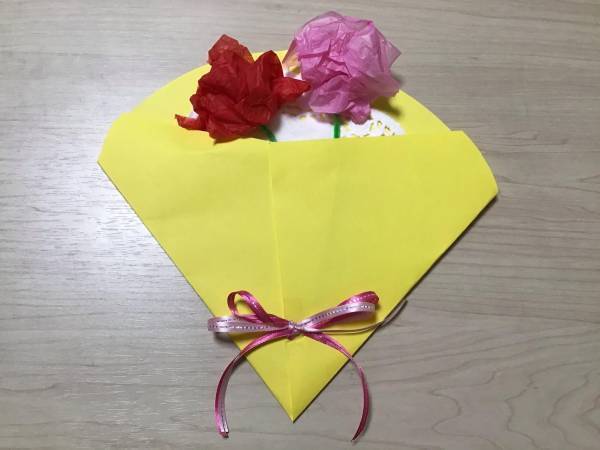 100均や家にあるもので簡単♪ 保育士が教える母の日の絵本＆制作遊び