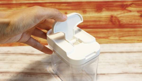 【ダイソー】みせる収納でスッキリが叶うと話題！密封フードストッカーが登場！