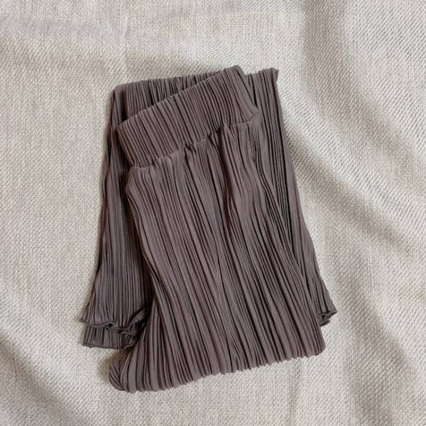 【しまむら】人気すぎて再販！美脚効果アリの優秀ボトム「プリパン」が1,089円！