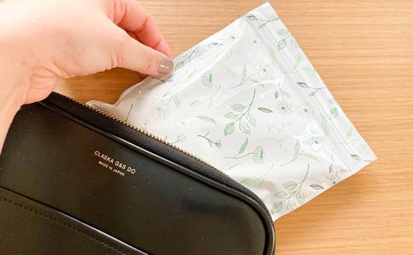 持ち帰り問題が解決！【セリア】携帯できる「サニタリーバッグ」が超優秀！