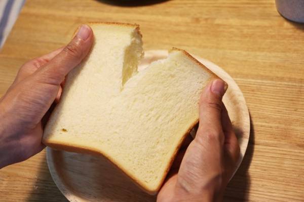 【モス】月に2日だけ買えるモスの「完全予約制食パン」がおいしすぎると話題！