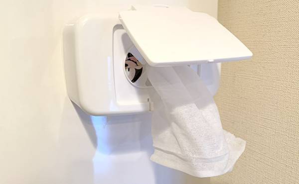 【ダイソー】ついに出た！浮かせる収納で爆売れ「魔法のテープ」100均バージョンの実力は？