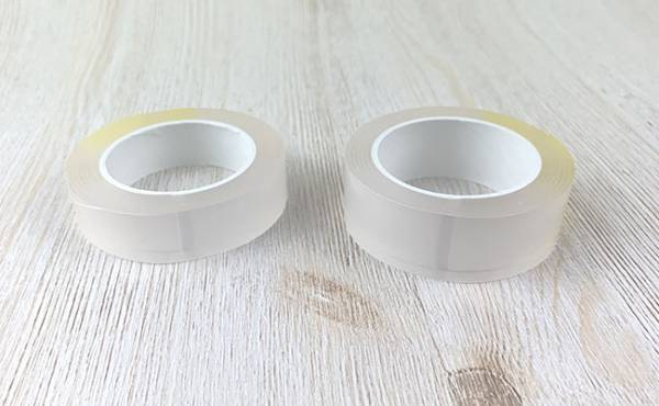 【ダイソー】ついに出た！浮かせる収納で爆売れ「魔法のテープ」100均バージョンの実力は？