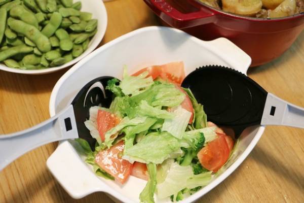 【ダイソー】考えた人天才！1つで10役「多機能トング」の意外な活用法！