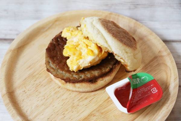 【マクドナルド】こんな豪華な朝マックが？！ウマすぎ映えすぎると話題！