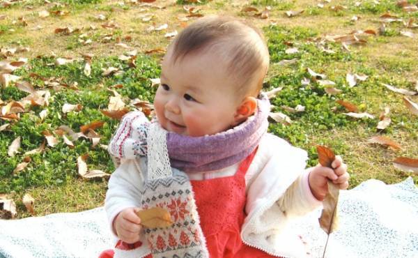 「ついにこのときが…！」髪の毛が少なくなかなかな伸びなかった娘。赤ちゃん筆を作ることに！