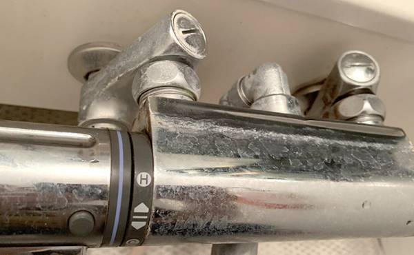 【100均】88万回視聴「秒でキレイ〜！」実はプロも使ってる隠れた神アイテムを紹介！