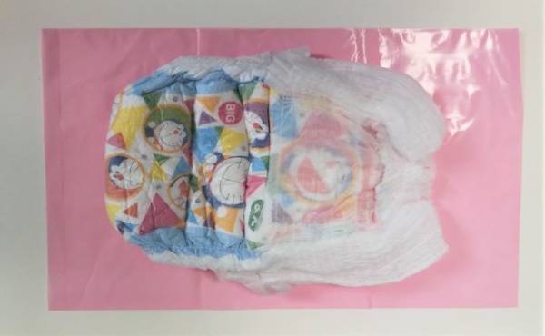 【ダイソー】出合えてよかった！強烈なニオイを封印！？神コスパな「おむつ用消臭ポリ袋」