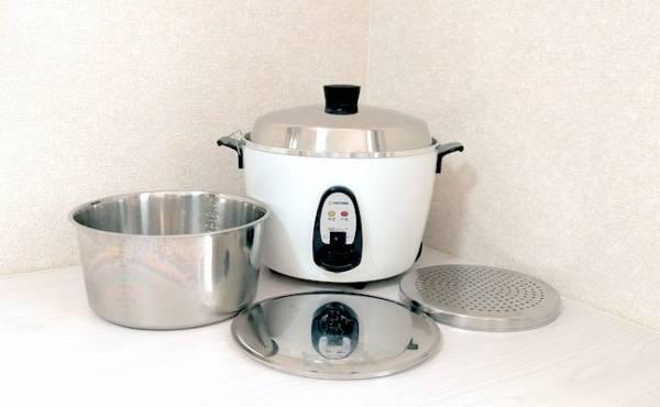 レトロな見た目と裏腹に超便利！台湾発の「大同電鍋」が忙しいママの救世主に♪【家事ラク家電】