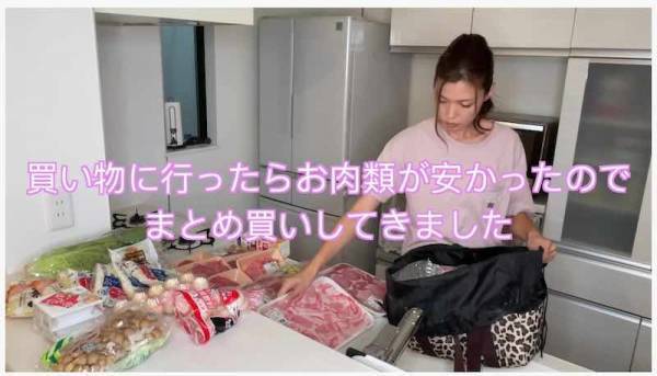 150万回再生！子どもが8人いる大家族の晩ごはんがスゴい。パスタ3種類にサラダも！