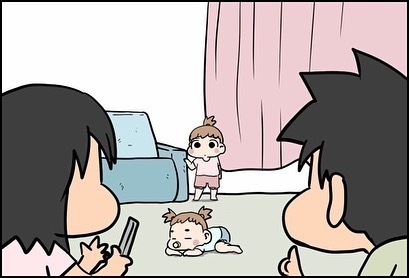 せめて立つときは「タツヨ」って言ってよ…！赤ちゃんの予想外初体験2つ