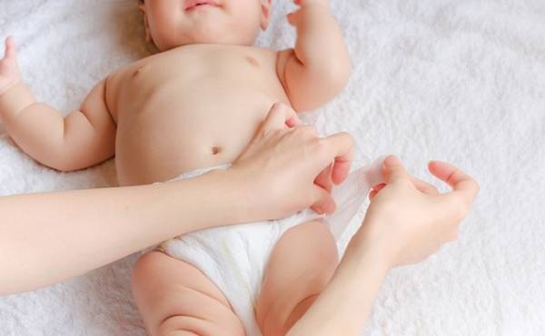 ママの気持ちがラクに！おむつ替え時に取り入れてよかった「親子のふれあい遊び」