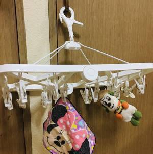 【100均】お高いおもちゃより夢中！？助産師さんがおすすめする赤ちゃんの遊び道具3選