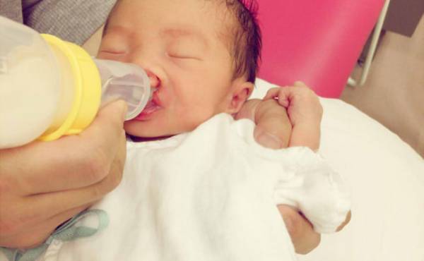 生まれた子は口唇口蓋裂だった。実母から「写真を人に見せるな」と言われ…