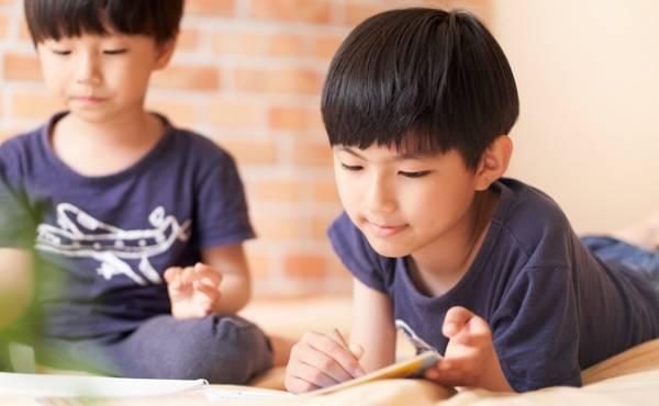 「弟にやられた」4歳長男の顔には常に傷が。2歳次男との関係の行く末は…【体験談】