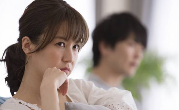 子どものしつけは私に丸投げですか！？夫の「ほめ言葉」に喜べず、モヤモヤ…【体験談】