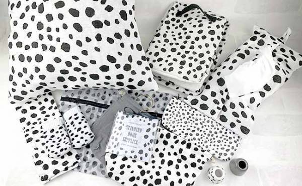 【100均】キャンドゥが本気出してきた！オシャレすぎるダルメシアン柄雑貨が爆売れしてる件