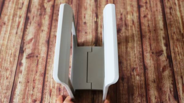 【ダイソー】見せる収納で愛用者続出！「カタログ・メニュースタンド」まさかの使い方に脱帽！